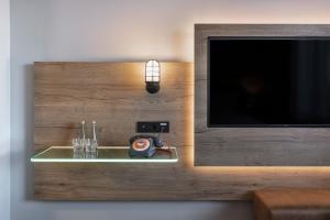 Guest Room with Two Single Beds room in Moxy Katowice Airport
