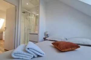 Le Jaures 5 - T2 - Dernier Etage - Le Pener