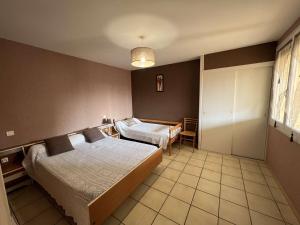 Maisons de vacances T4 Centre-Ville, 8 Pers, Terrasse, Parking, a 200m Plage/Commerces - FR-1-701-49 : photos des chambres