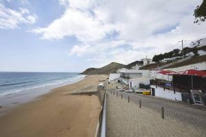 cozy sunny peaceful flat with swimming pool - 4hvězdičkové hotely ve městě Burgau