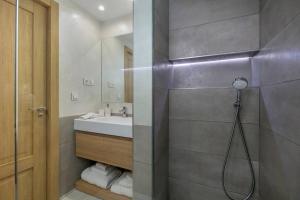 New & Beautiful Apt walk to the beach - RDR251