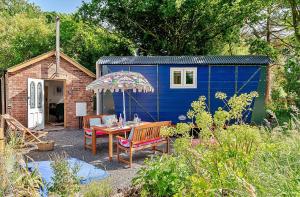 Finest Retreats - Shrawardine Train Carriage