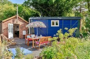 Finest Retreats - Shrawardine Train Carriage - Cardeston