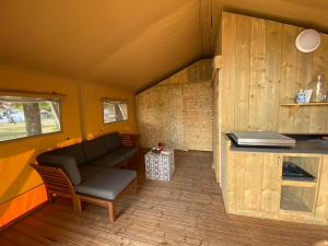 Tentes de luxe Camping la Kahute - Tente lodge au coeur de la foret : photos des chambres