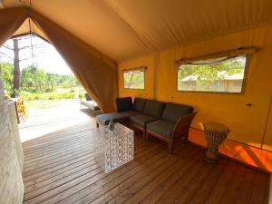 Tentes de luxe Camping la Kahute - Tente lodge au coeur de la foret : photos des chambres