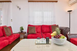 Bellevue Duplex Apartment