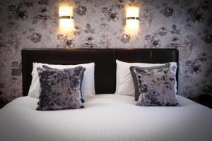 Standard Double Room with Two Single Beds - Non-Smoking room in Best Western Annesley House Hotel