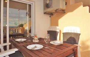 2 Bedroom Awesome Apartment In Piles