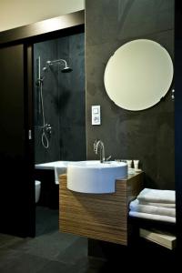 Standard Triple Room room in Hotel Noir