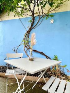 RDC 2 Chambres parfait loisirs et travail, court et long séjour, parking gratuit tram-train, autoroute à proximité