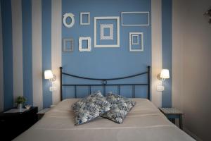 Double Room with Balcony room in Romantica Salerno
