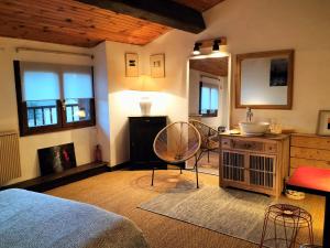B&B / Chambres d'hotes la maison sous le chateau : photos des chambres