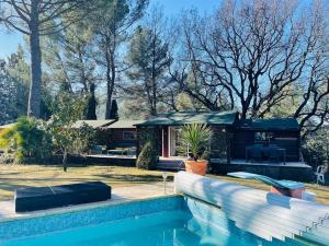 Maisons de vacances Maison + piscine a 10 min d'Aix en Pce : Maison 3 Chambres