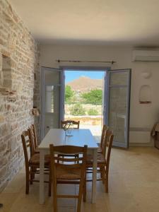 Villa Laugh, on The Limnes Beach