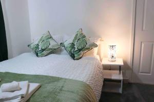 Unique 3 Bedroom House FREE WiFI & Parking