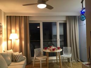 Apartament Marine Holiday Elbląg - winda -PARKING w HALI GARAŻOWEJ -GRATIS -Faktury dla firm-Business stays