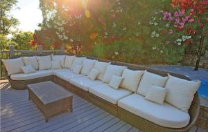 Maisons de vacances Awesome Home In Rayol-Canadel-Sur-Mer : photos des chambres