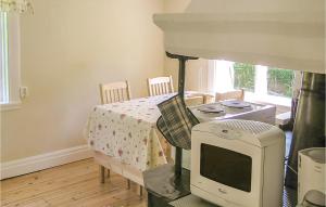 Stunning Home In Vimmerby With Wifi