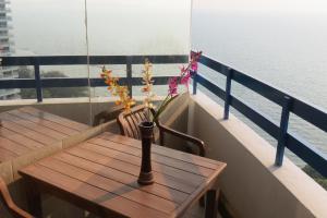 Jomtien Plaza Suite Apartments