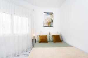 Cozy 1st sea line apartment in the quiet area