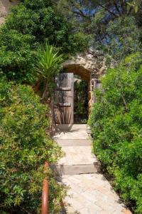 Sitges Hill Retreats-Masia Nur 22 bedrooms divided over 9 houses for max 44 guests