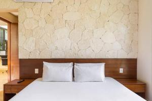 Luxurious Villa at exclusive gated community La Privada Aldea Zama, 5 Bedroom Private Pool & Concierge Service