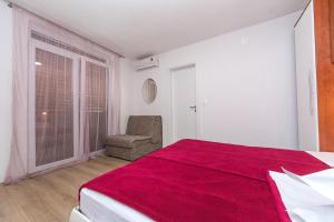 Apartments by the sea Brela, Makarska - 20778