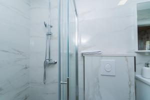 Apartments by the sea Brela, Makarska - 20778