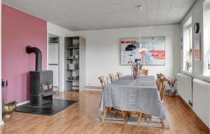 4 Bedroom Gorgeous Home In Aakirkeby