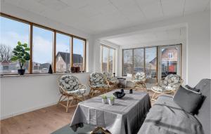 4 Bedroom Gorgeous Home In Aakirkeby