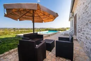 House Stone Curlew 3 - Kakma