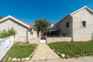 House Stone Curlew 1