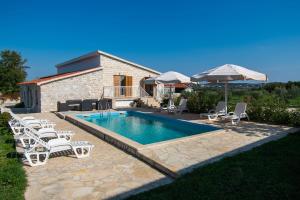 House Stone Curlew 4