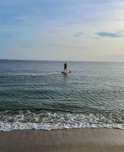 Casa BV: Beautiful new house short walk from beach