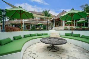 Villa Ravenala, Sumptuous 5BR Luxury Villa 10min away from Lovina in the North of Bali