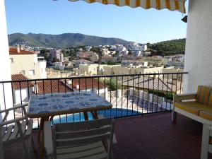 Casa amplia con piscina y parking en Llançà - ES-228-39