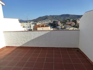 Casa amplia con piscina y parking en Llançà - ES-228-39
