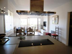 PUIG DESQUER - Apartamento en planta baja y tres dormitorios en Llançà - ES-228-49