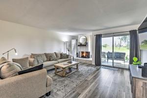 Pool Access Pet-Friendly Bermuda Dunes Condo