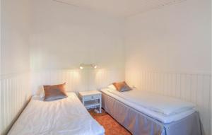 Awesome Home In Tösse With Kitchen