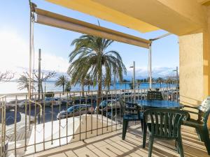 PI I SUNYER 1-B - Apartamento amplio y luminoso en el centro de Roses, delante del mar, con vistas al mar. - ES-228-121