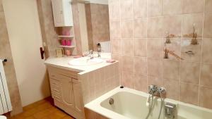 Maisons de vacances Gite G2992 : photos des chambres