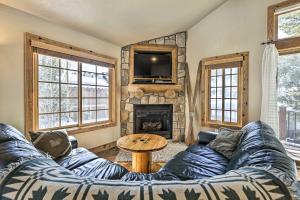 Mountainside Winter Park Ski Home with Hot Tub