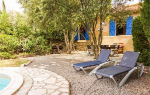 Maisons de vacances Awesome home in Siran with 4 Bedrooms, WiFi and Outdoor swimming pool : photos des chambres