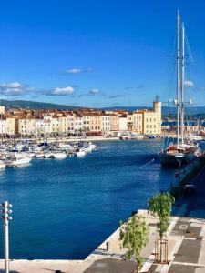 Accostage Vieux-Port - Appartements & Parking