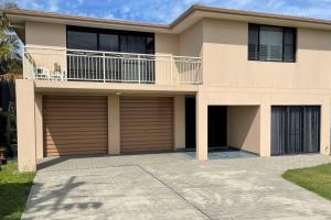 Bennetts Bliss - Soak in Breathtaking Ocean View