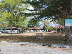 Ainul 74 Homestay