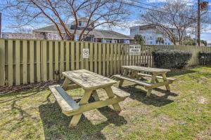 Cozy Carolina Beach Condo with Ocean Views!