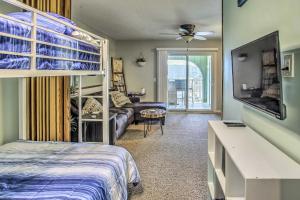 Cozy Carolina Beach Condo with Ocean Views!