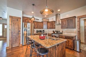 McCall Home and Hot Tub about 2 Mi to Payette Lake